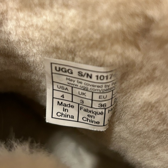 UGG Bailey Button II Shearling Boot - Picture 13 of 13